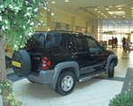 Jeep Cherokee. Год выпуска: 2005. Пробег: 67 000 км. Цвет: черный. Цена: 790 000руб. Объем двигателя 2.4, 150л.с., 5-ти ст. механич. коробка, подключаемый полный привод, пониженная передача, маршрутный компьютер, салон велюр, заводская тонировка, электрические стеклоподъёмники, подушки безопасности. Доп. оборудование: сигнализация с автозапуском, кенгурин и пороги из нержавейки COBRA, противотуманки, СГУ, литые диски, зимняя и летняя резина.