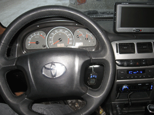 GREAT WALL SAFE SUV G5. Год выпуска: 2006. Пробег: 8000 км. Цвет: черный. Цена: 510 000руб.Куплен в салоне «Риф-Эль» 10.2006. Объем двигателя 2.3л., 105л.с., 5-ти ст. механич. коробка, подключаемый полный привод, пониженная передача, торсионная подвеска, дисковые тормоза. ГУР, салон велюр, противотуманки, электрические стеклоподъёмники, климат-контроль, кожаный руль, спойлер, датчик парковки, противотуманки, 5 литых дисков.