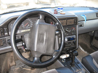 VOLVO 850кузов: седан, год выпуска: 1993, двигатель: 2,5i, пробег: 255000км., КПП: автомат, цвет: белый,привод: передний,салон: стандартный.Замена двигателя в 2006г., пробег на новом двигателе 50000км., ремонт АКПП в декабре 2006г.Доп. оборудование: сигнализация, центральный замок, магнитола MP3, акустика, тонировка