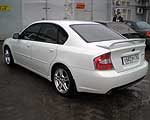 Subaru Legacy,Объем двигателя 3.0i DOHC, 245л.с., АКПП, ц.з., АБС, ГУР, электрические стеклопод., электрические зеркала с подогревом, климат-контроль, круиз-контроль, подогрев сидений и щёток стеклоочистителя, подушки безопасности, электрическая регулировка передних сидений, электрический люк, Противотуманные фары, литые диски R18, двойная система выхлопа, алюминиевый капот, навигационная система.Доп. оборудование: ксенон, спойлер, аудио система, аксессуары, зимняя резина.